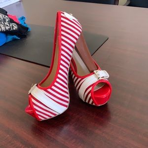 Platform heel open toed.